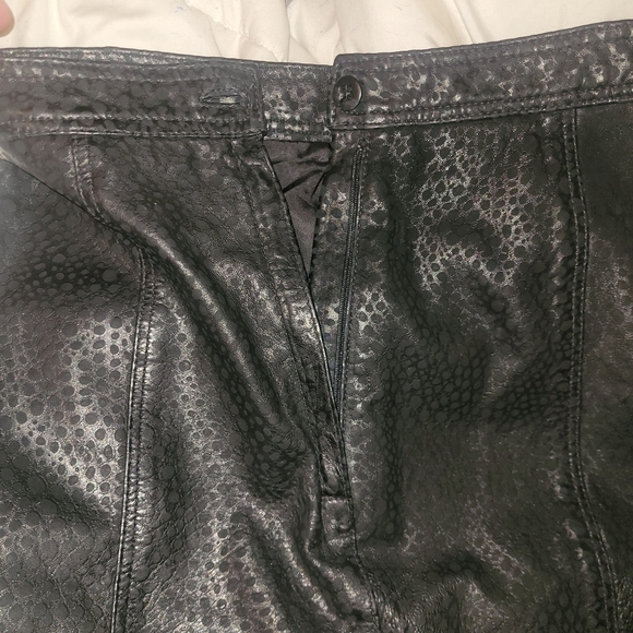 Banana Republic Vintage Animal Print Black Leather Pencil Skirt - Picture 4 of 5